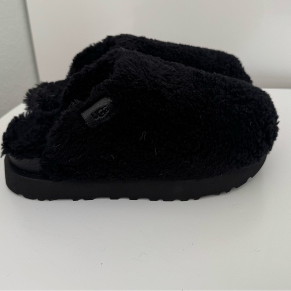 NWOT UGG fuz sugar slide size 6 - Picture 2 of 6